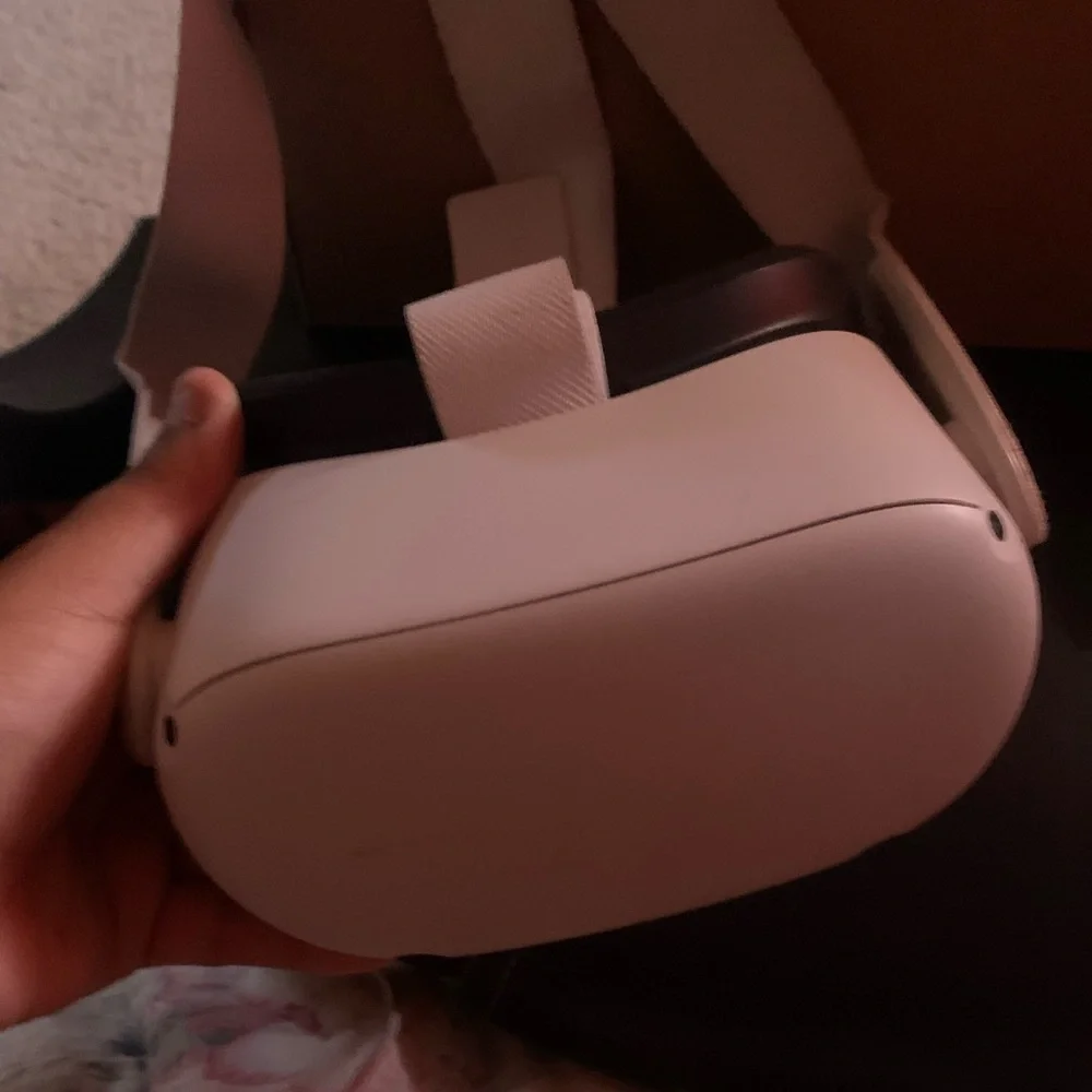 White oculus quest two